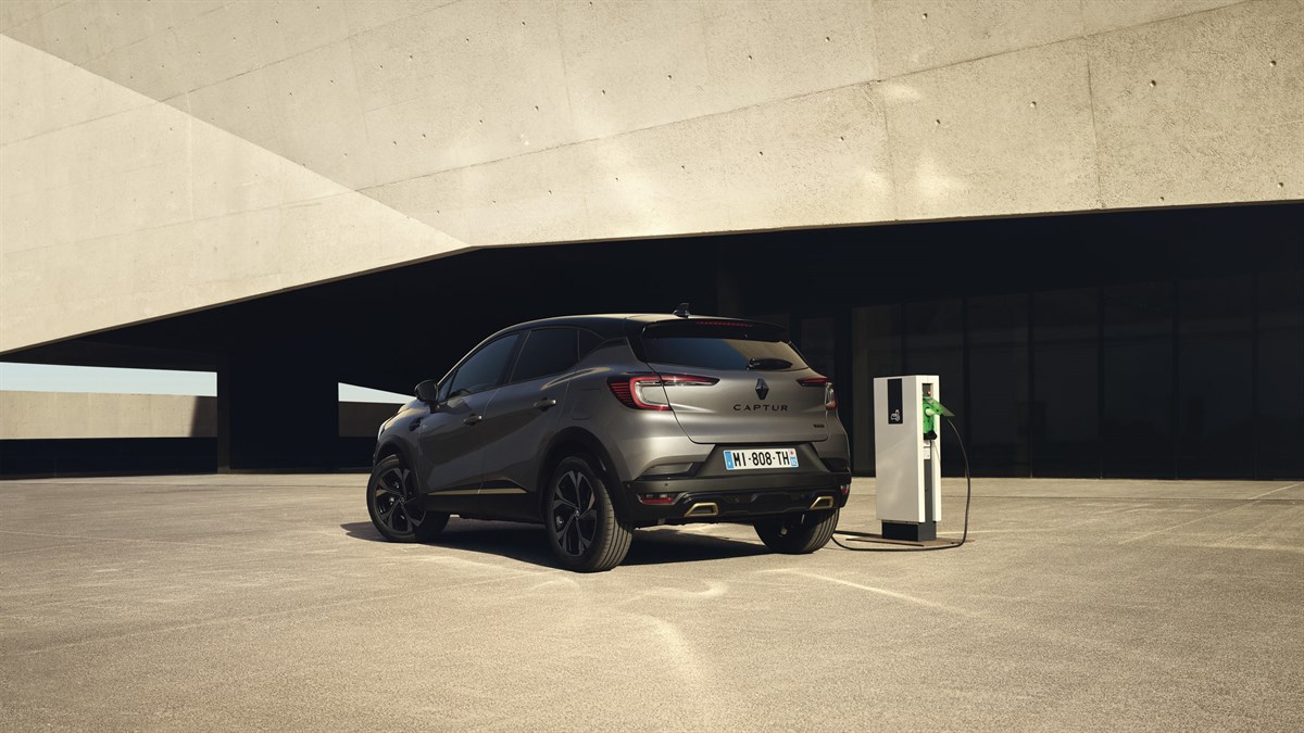 Captur E-Tech Plug-In hybrid - charging