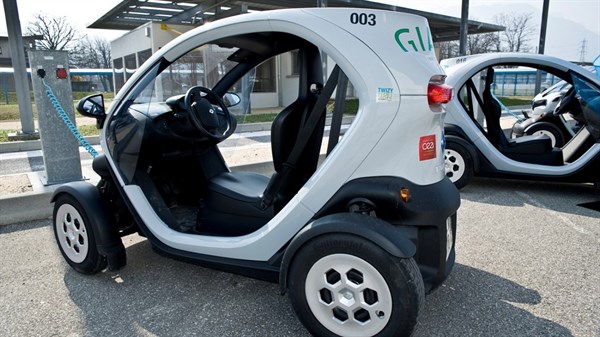 Renault Twizy Cargo 80 is charging outside
